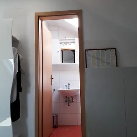 Cozy Studio Attic Apartment