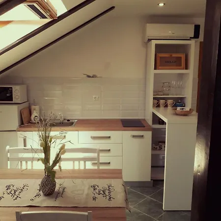 Cozy Studio Attic * Trogir