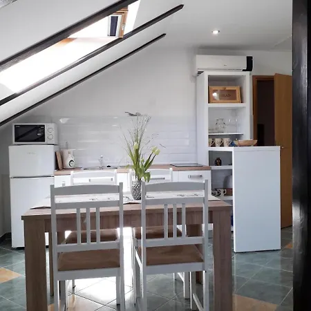 Cozy Studio Attic Apartment Trogir